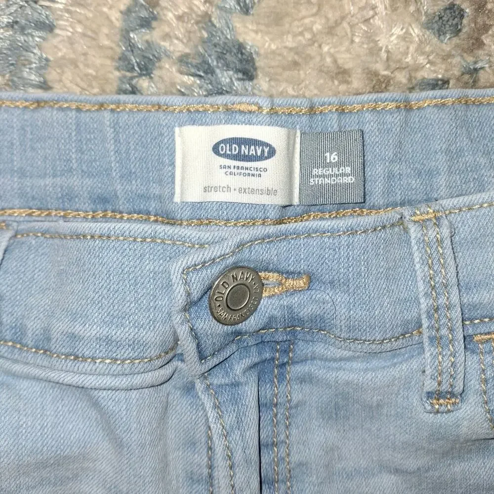 Old Navy Stretch Bermuda Shorts Set of 2 || GUC